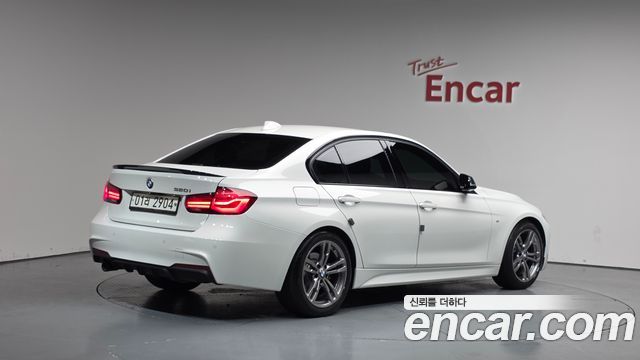 BMW 3-Series 320i M Sport Shadow