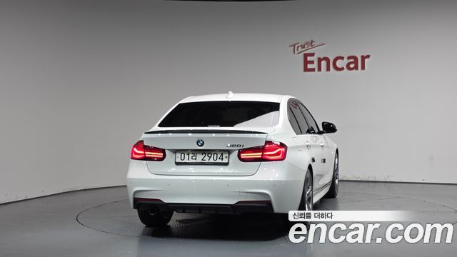 BMW 3-Series 320i M Sport Shadow