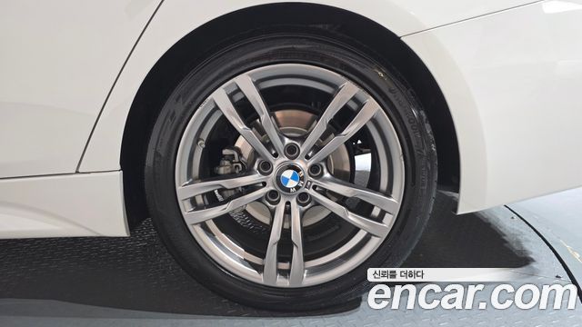 BMW 3-Series 320i M Sport Shadow