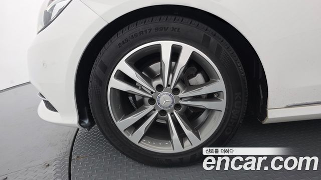 Mercedes-Benz E-Class E220 Bluetec Avantgarde
