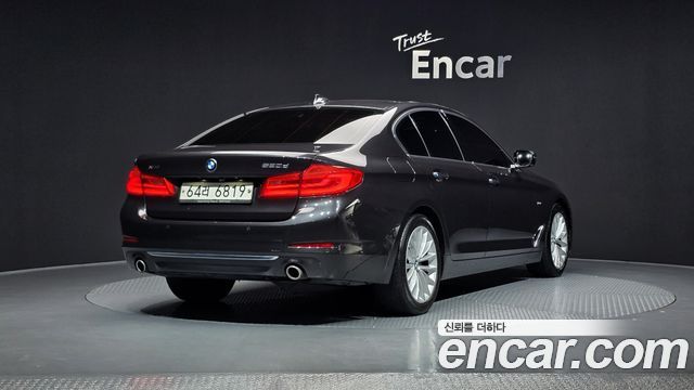 BMW 5-Series 520d xDrive Luxury Plus