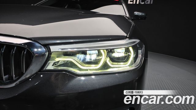 BMW 5-Series 520d xDrive Luxury Plus