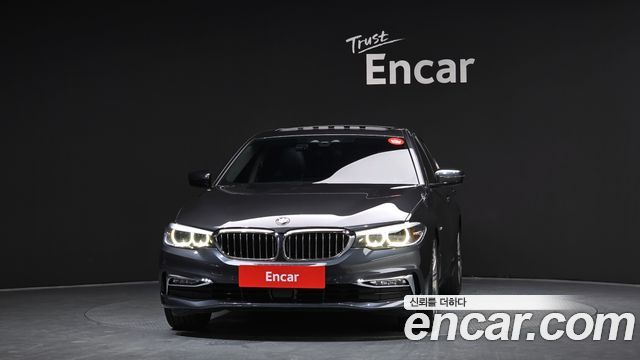 BMW 5-Series 520i Luxury