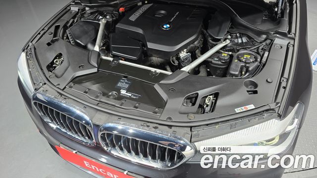 BMW 5-Series 520i Luxury