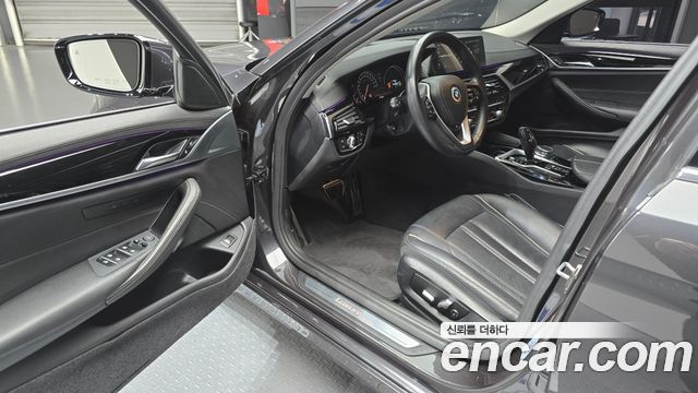 BMW 5-Series 520i Luxury