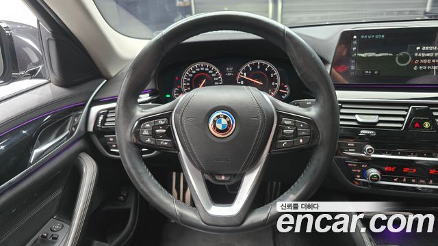 BMW 5-Series 520i Luxury