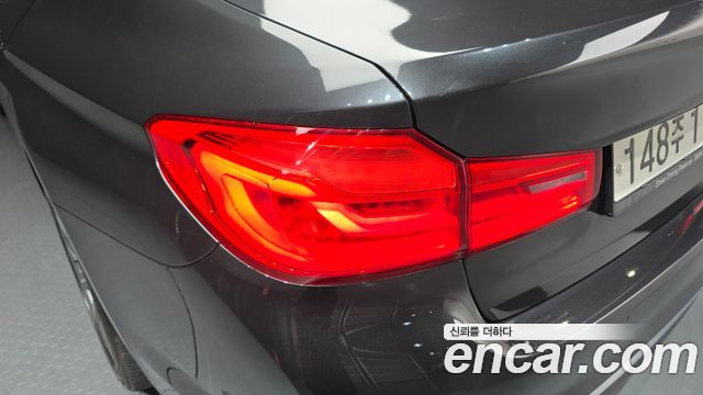 BMW 5-Series 520i Luxury