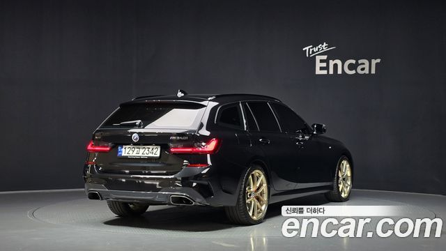 BMW 3-Series M340i xDrive Touring Performance