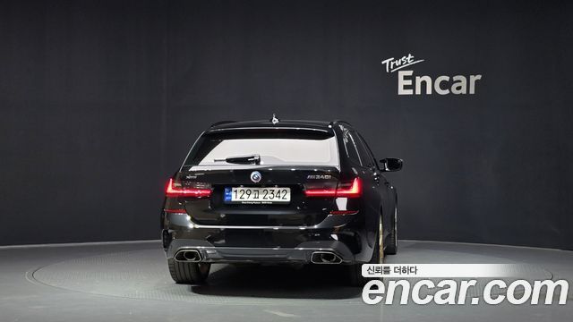 BMW 3-Series M340i xDrive Touring Performance