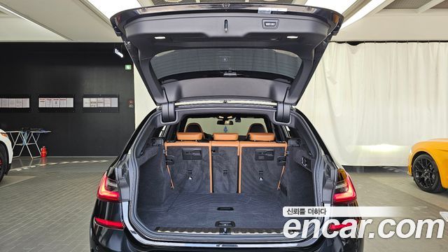 BMW 3-Series M340i xDrive Touring Performance
