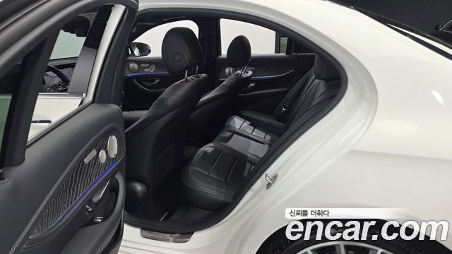 Mercedes-Benz E-Class E350 4MATIC AMG Line