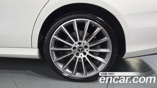 Mercedes-Benz E-Class E350 4MATIC AMG Line