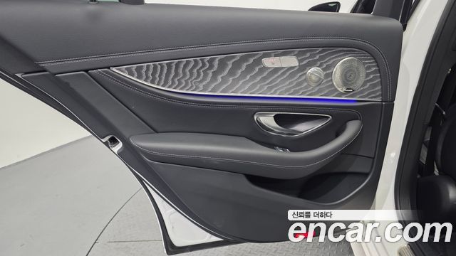 Mercedes-Benz E-Class E350 4MATIC AMG Line