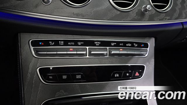 Mercedes-Benz E-Class E350 4MATIC AMG Line