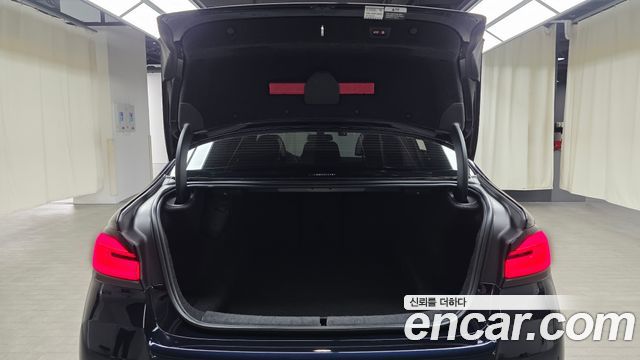 BMW 5-Series 530i xDrive M Sport Package