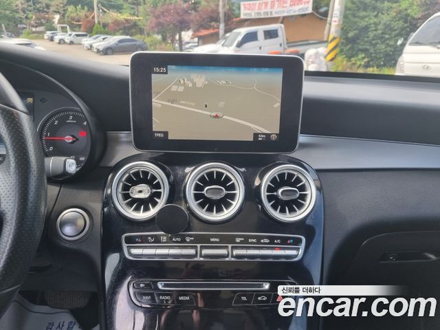 Mercedes-Benz GLC-Class GLC220 d 4MATIC