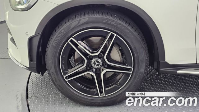 Mercedes-Benz GLC-Class GCL300 4MATIC Coupe