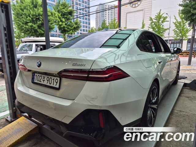 BMW 5-Series 530i xDrive M Sport