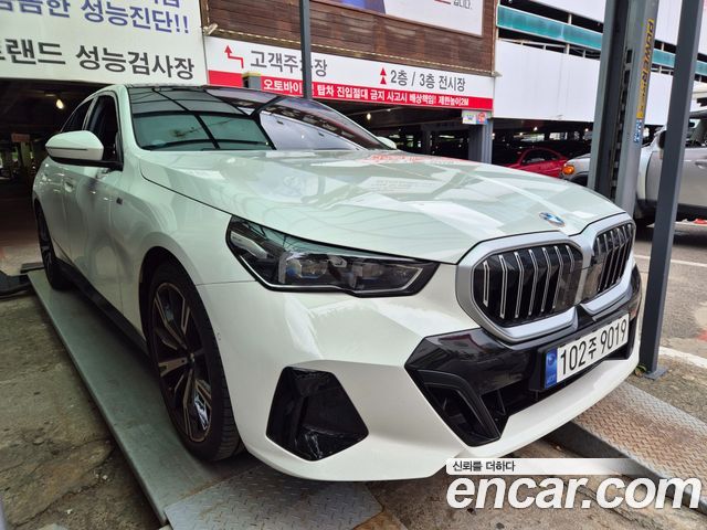 BMW 5-Series 530i xDrive M Sport