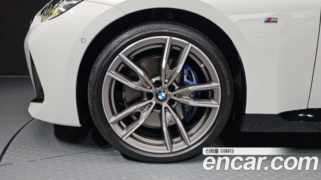BMW 2-Series M240i xDrive Coupe