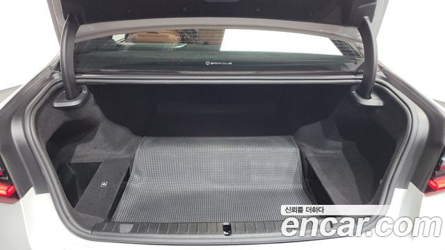 BMW 7-Series 745Le iPerformance M Sport