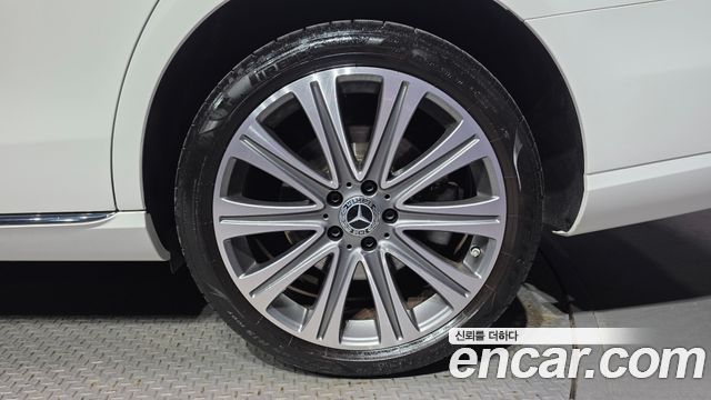 Mercedes-Benz E-Class E350 4MATIC Exclusive