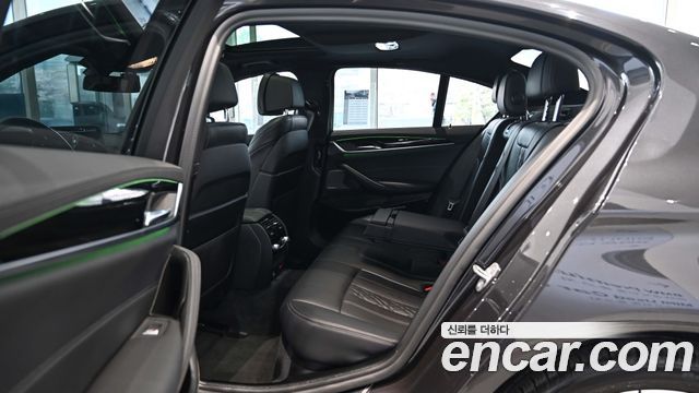 BMW 5-Series 530e M Sport