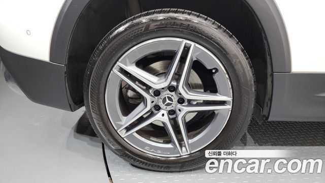 Mercedes-Benz GLB-Class GLB250 4MATIC