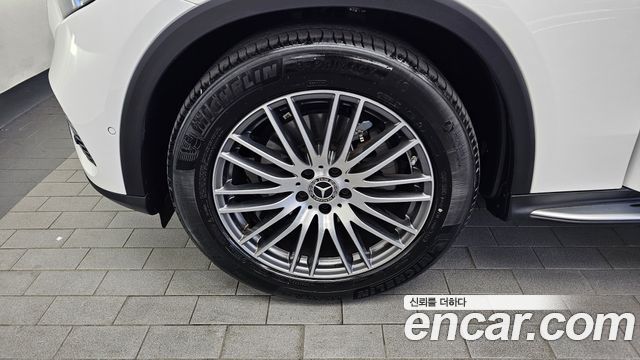 Mercedes-Benz GLC-Class GLC300 4MATIC Avnatgarde Coupe