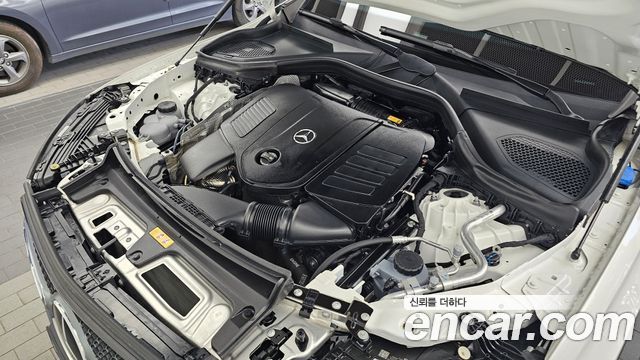 Mercedes-Benz GLC-Class GLC300 4MATIC Avnatgarde Coupe