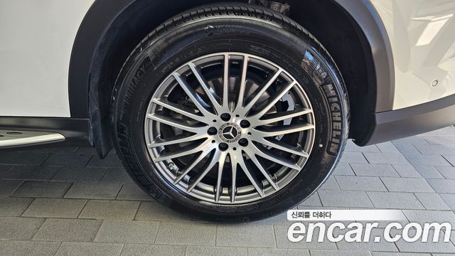 Mercedes-Benz GLC-Class GLC300 4MATIC Avnatgarde Coupe