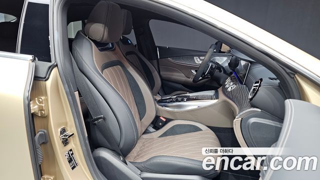 Mercedes-Benz AMG GT 4Door 43 4MATIC+ Dynamic golden daylight