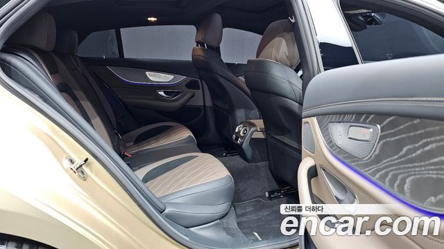 Mercedes-Benz AMG GT 4Door 43 4MATIC+ Dynamic golden daylight