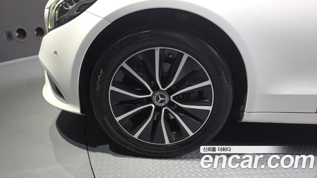 Mercedes-Benz C-Class C200