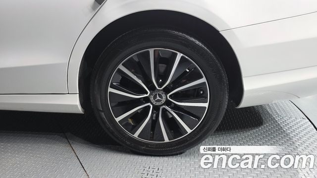 Mercedes-Benz C-Class C200