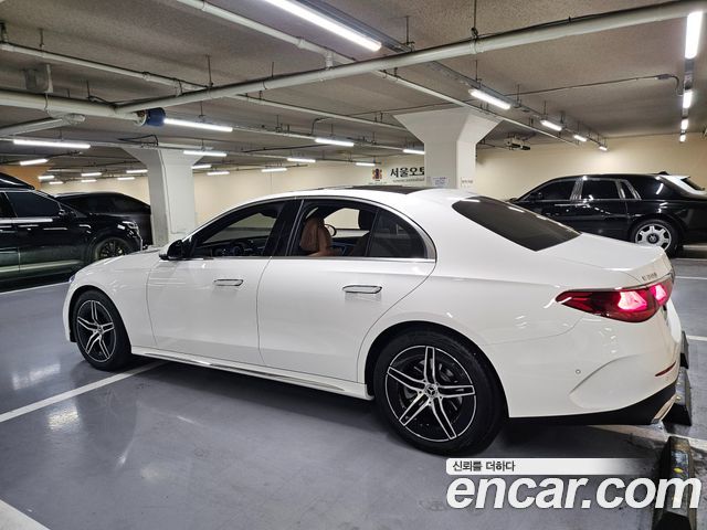 Mercedes-Benz E-Class E300 4MATIC AMG Line