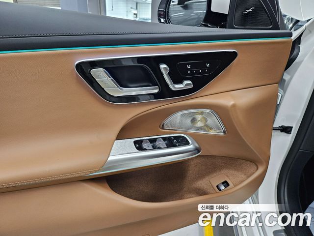 Mercedes-Benz E-Class E300 4MATIC AMG Line