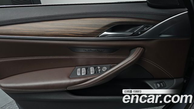 BMW 5-Series 520d Luxury Plus