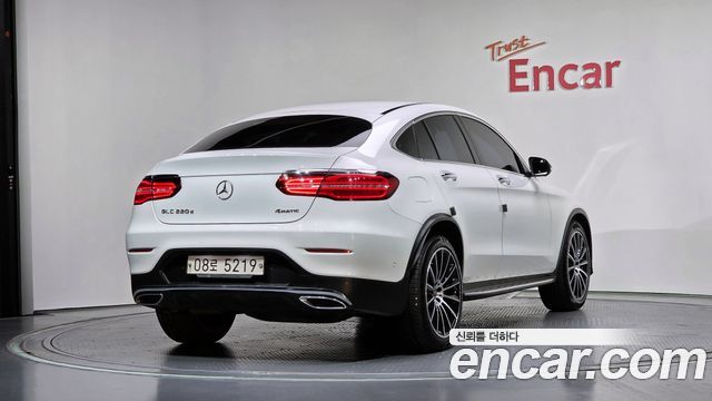 Mercedes-Benz GLC-Class GLC220 d 4MATIC Premium Coupe