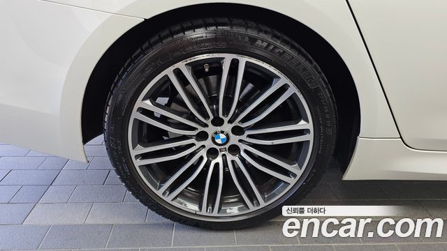 BMW 5-Series 530i xDrive M Sport Package Plus