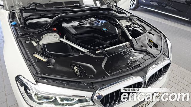 BMW 5-Series 530i xDrive M Sport Package Plus