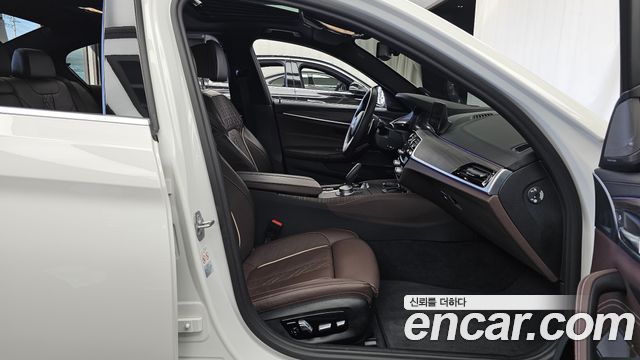 BMW 5-Series 530i xDrive M Sport Package Plus
