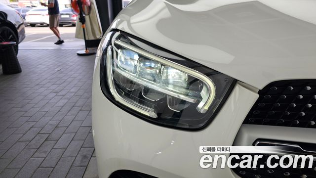 Mercedes-Benz GLC-Class GLC300 4MATIC Premium