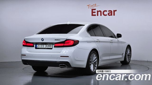 BMW 5-Series 520i Luxury