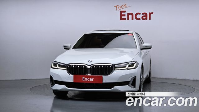 BMW 5-Series 520i Luxury