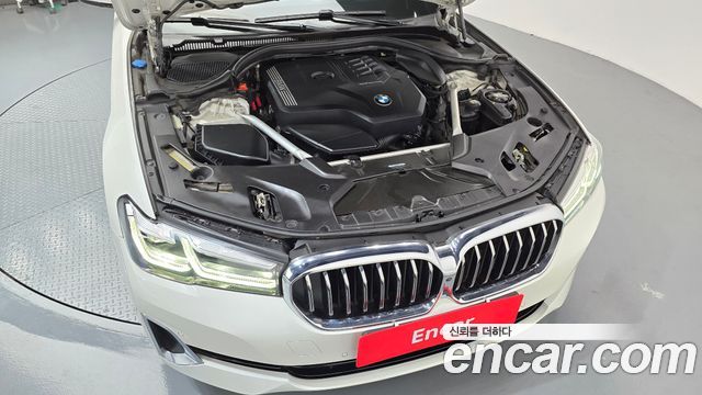BMW 5-Series 520i Luxury