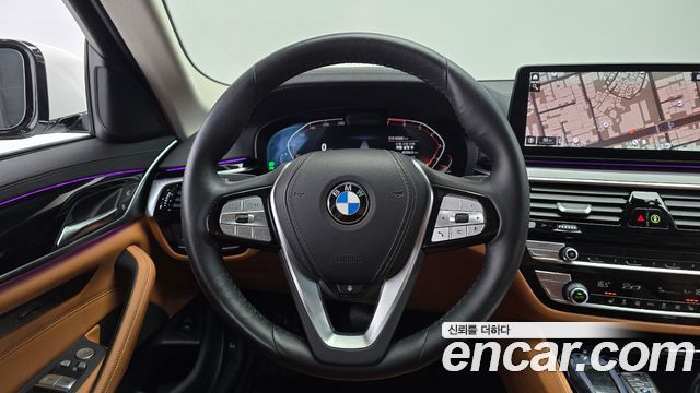 BMW 5-Series 520i Luxury