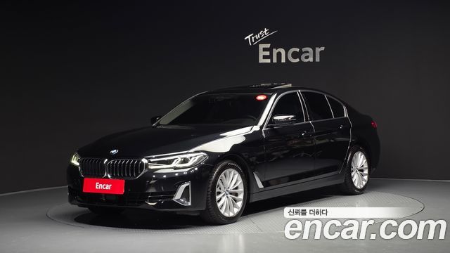 BMW 5-Series 530i xDrive Luxury