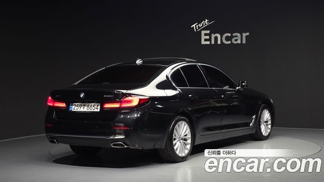 BMW 5-Series 530i xDrive Luxury