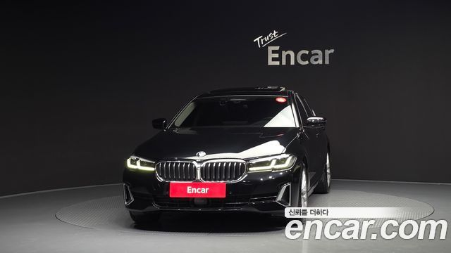 BMW 5-Series 530i xDrive Luxury